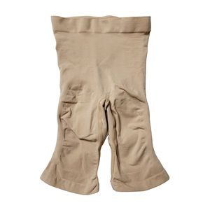 NEW Skims Seamless Sculpt Mid Thigh Shorts in Clay Women’s Sz S/M